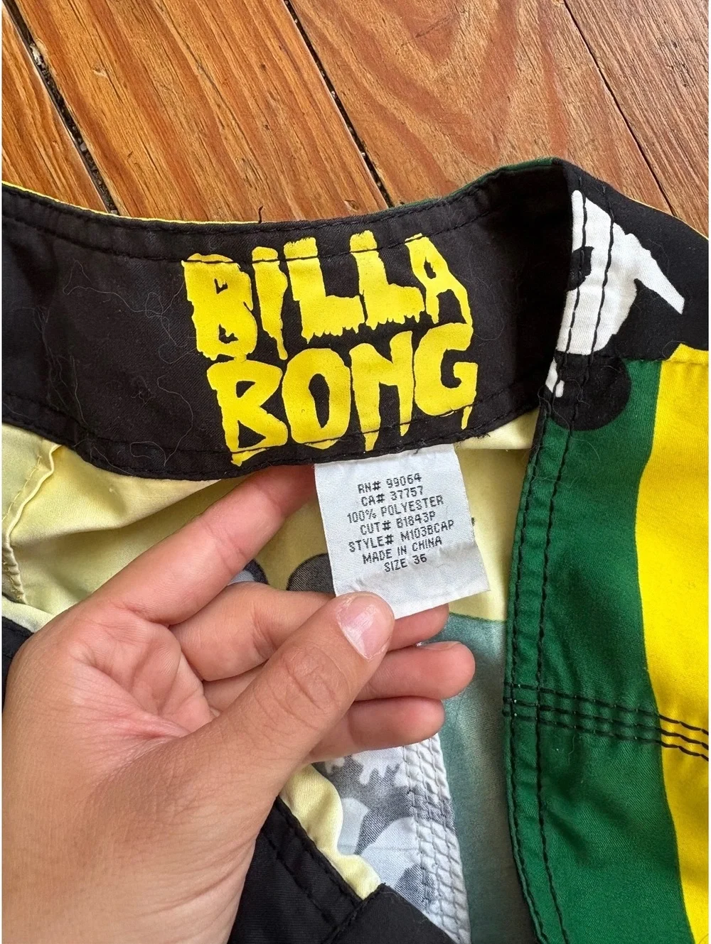 vintage 2000s y2k surfwear billabong board shorts